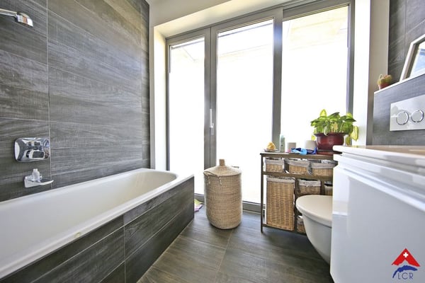 Magnifique villa 6.5p / 4 chambres + bureau / 3 SDB / jardin et piscine 11