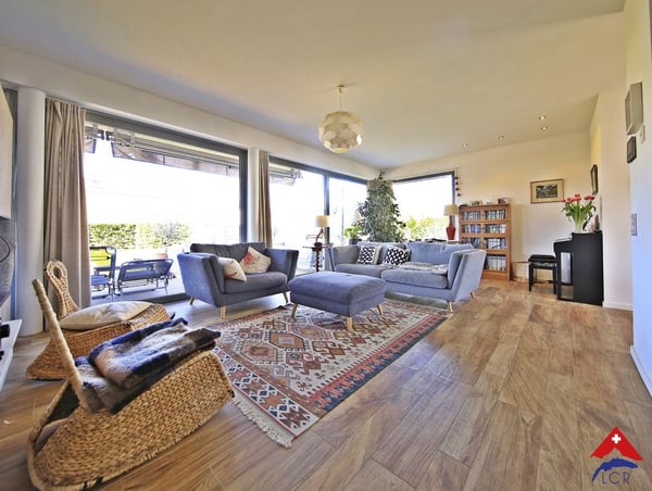 Magnifique villa 6.5p / 4 chambres + bureau / 3 SDB / jardin et piscine 6