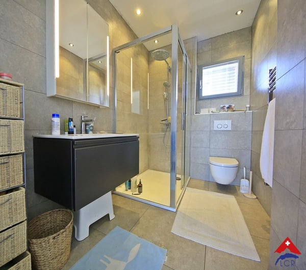 Magnifique villa 6.5p / 4 chambres + bureau / 3 SDB / jardin et piscine 12