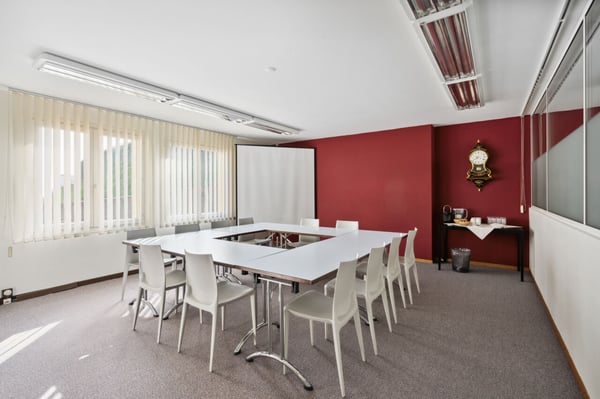 Bureau privatif de 26m² au Château de Vaumarcus 4