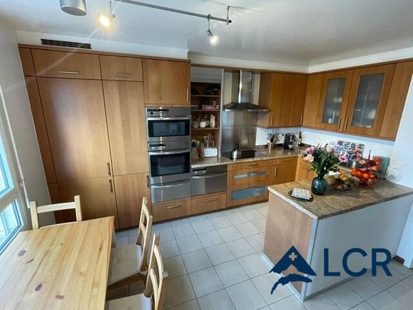 Bel appartement pour courte durée à Lausanne / meublé / 3 CHB / 2 SDB / 1 terrasse 4