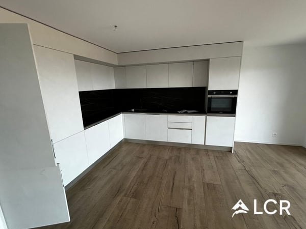 Magnifique Appartement de 3.5P / 2 CHB / 2 SDB / 1 Balcon 4