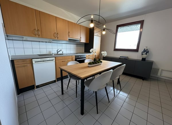 Bel appartement avec magnifique vue dégagée 3 pièces / Piscine collective 2