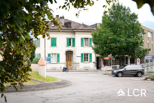 Deux magnifiques locaux commerciaux en plein centre d'Aigle 2