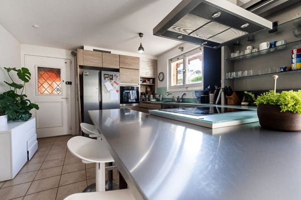 Splendide villa mitoyenne / 4 chambres / 3 SDB / Jardin / Piscine 8