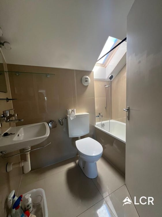 Belle maison individuelle de 6 pièces / 4 CHB / 2 SDB /3 Places de parc / borne de recharge électrique 10