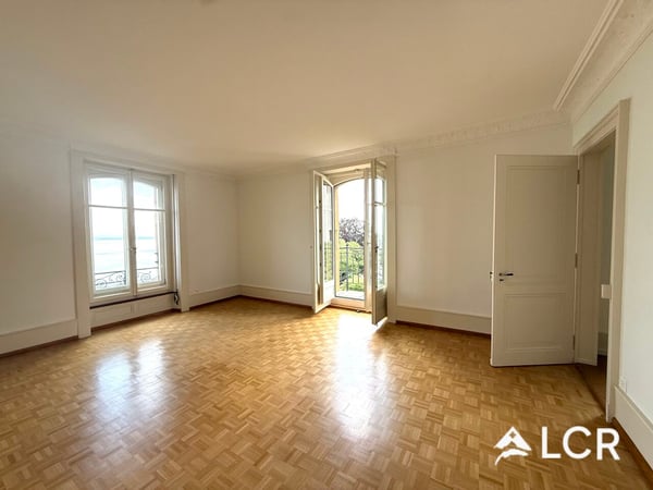 Magnifique appartement de luxe, 2.5p, à Neuchâtel 9