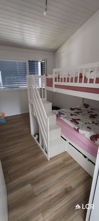 Magnifique appartement de 5.5P / 4 CHB / 2 SDB / 1 balcon / 1 Jardin /2 places de parc 6