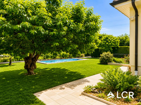 Magnifique maison familiale 8,5p / Jardin avec piscine et appartement indépendant 11
