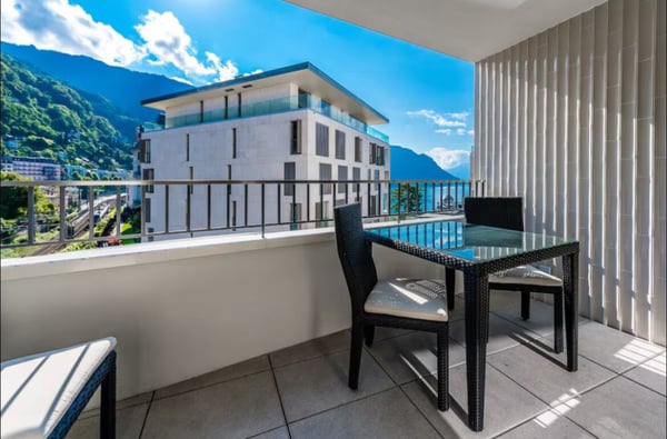 Bel appartement de standing de 3.5p meublé à Montreux avec vue au lac 2