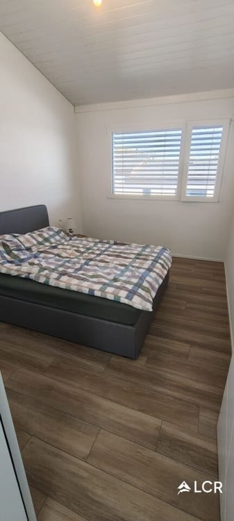 Magnifique appartement de 5.5P / 4 CHB / 2 SDB / 1 balcon / 1 Jardin /2 places de parc 5