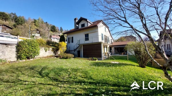 Bel appartement de 2.5p à Montézillon 1