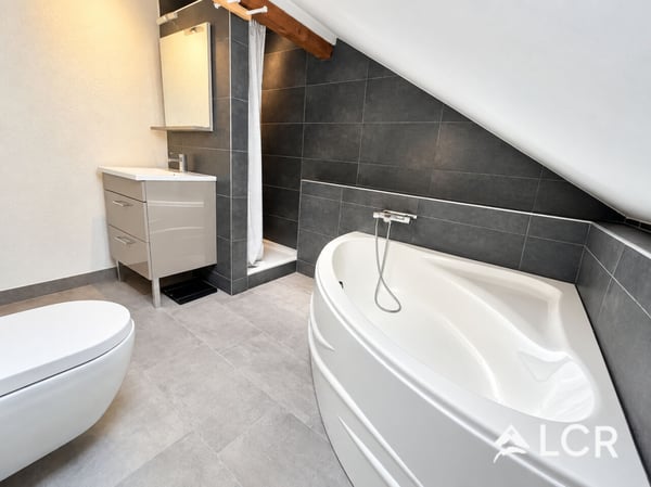 Bel appartement de 6.5p à Chézard-st-Martin 7