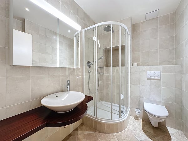 Nouvelle opportunité : Bureaux au Quai des Bergues 4