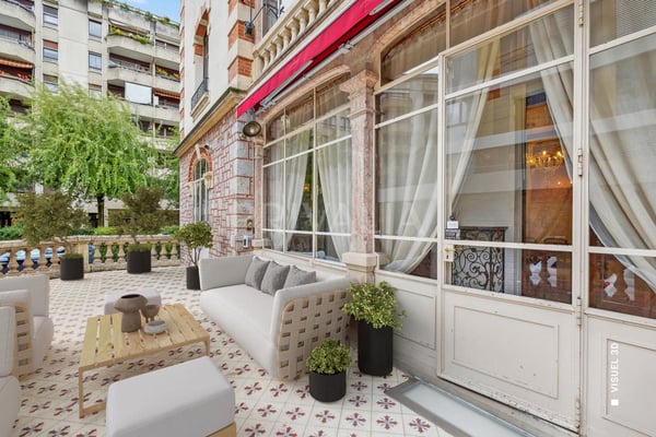Magnifique appartement de standing sur la Rive Droite 9