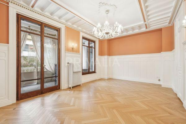 Magnifique appartement de standing sur la Rive Droite 1