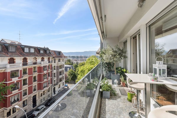 En Exclusivité: Spacieux appartement traversant de 1 pièces avec balcon à Champel 4