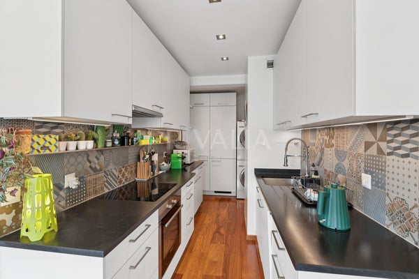 En Exclusivité: Spacieux appartement traversant de 1 pièces avec balcon à Champel 3