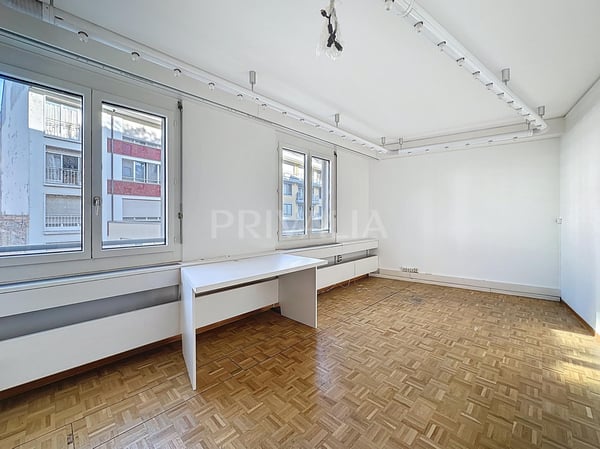 ne pas manquer : Bureaux de 240 m² aux Eaux-Vives 5