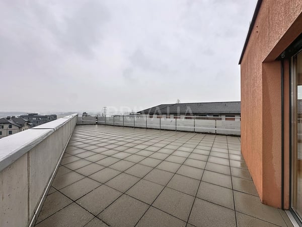 Bel attique à proximité des organisations internationales 7