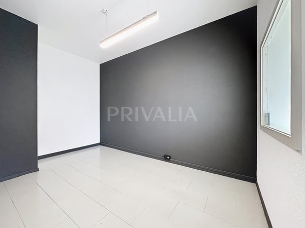 Nouvelle opportunité : Arcade traversante, emplacement stratégique ! 3