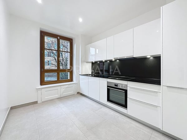 Bel appartement traversant dans le quartier des Tranchées 3