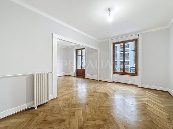 Bel appartement traversant dans le quartier des Tranchées 1
