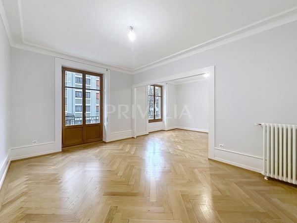 Bel appartement traversant dans le quartier des Tranchées 2