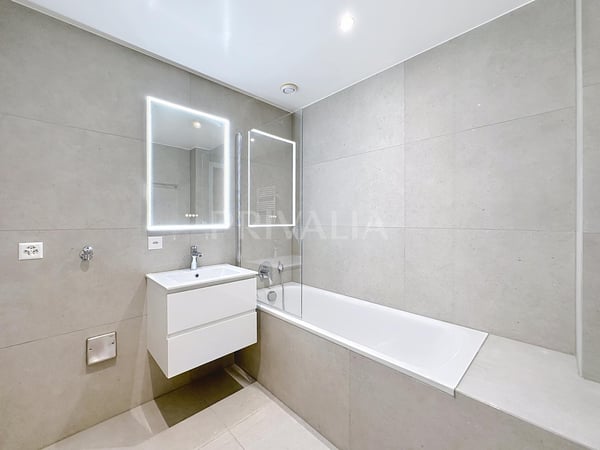 Bel appartement traversant dans le quartier des Tranchées 6