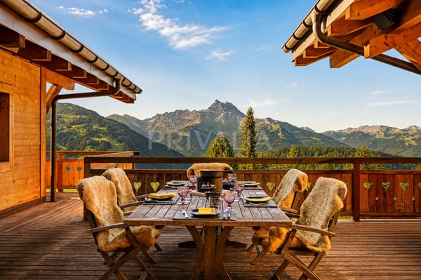 Chalet d'exception ski in ? ski out aux portes de Villars 2