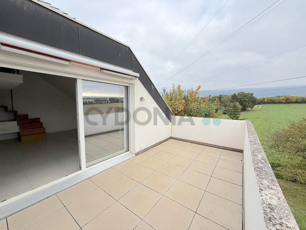 Charmant attique avec vue dégagée 6