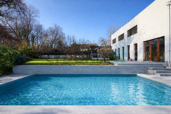 Villa contemporaine de prestige offrant un panorama exceptionnel 1