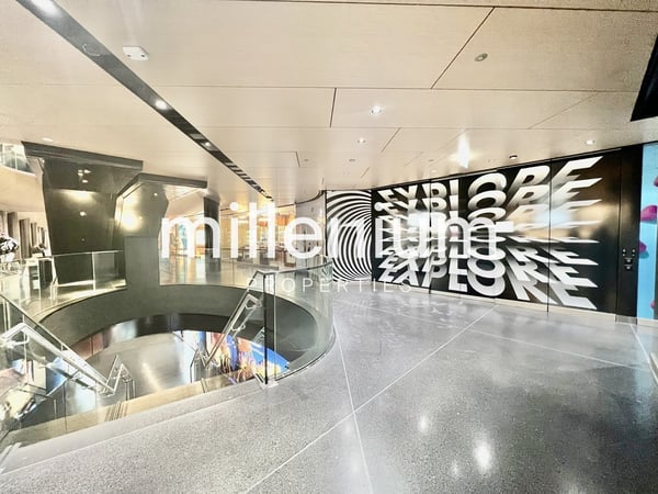 Arcade en ville avec emplacement exceptionnel 1