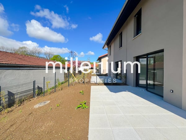 Villa neuve mitoyenne avec jardin (FRANCE) 4