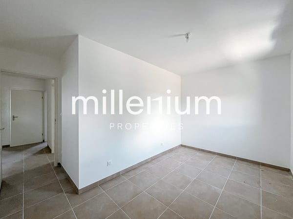 Villa neuve mitoyenne avec jardin 12