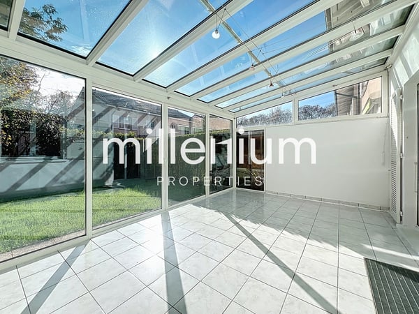 Maison familiale avec jardin à Bellevue 6