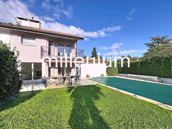 Villa mitoyenne avec piscine au coeur de Plan-les-Ouates 11