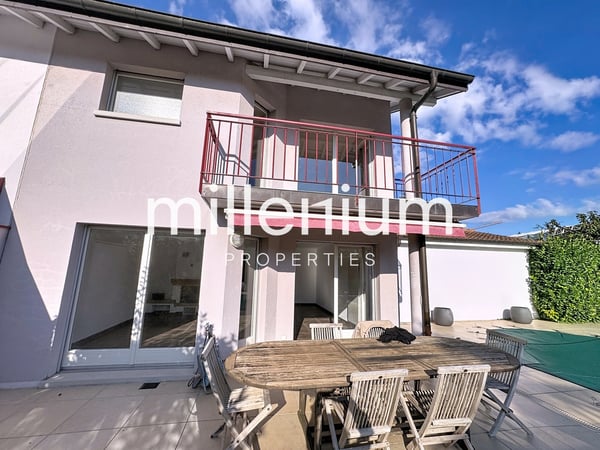 Villa mitoyenne avec piscine au coeur de Plan-les-Ouates 10