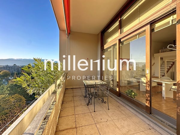 Furnished apartment with balcony near the UN 1