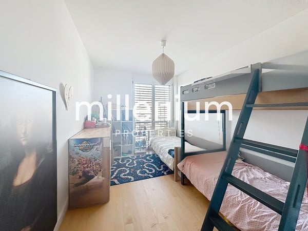 Grand appartement lumineux à Cologny 9