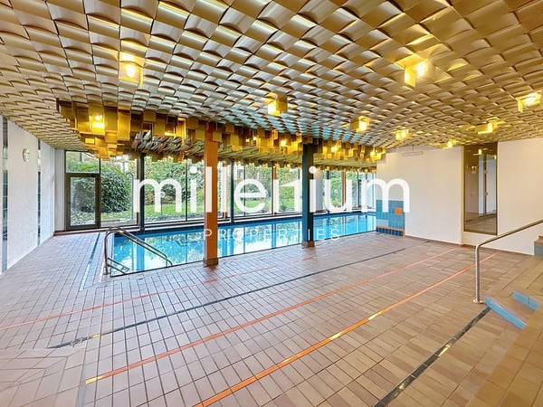 Grand appartement entièrement rénové à Champel 12