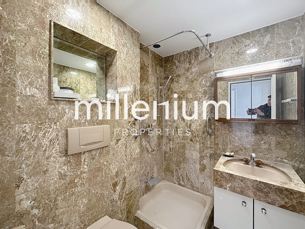 Grand appartement entièrement rénové à Champel 10