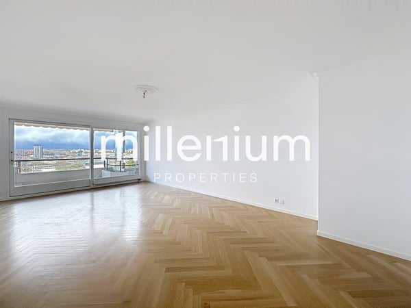 Grand appartement entièrement rénové à Champel 3