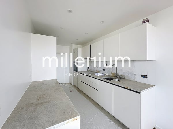 Grand appartement entièrement rénové à Champel 11