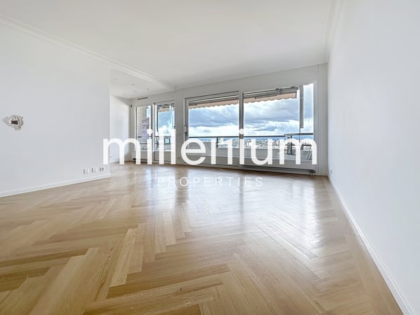 Grand appartement entièrement rénové à Champel 4