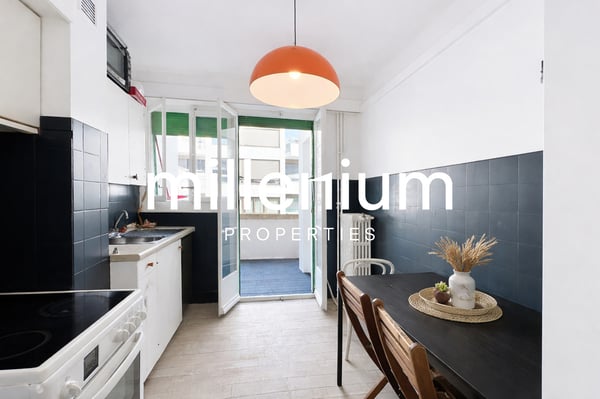 Appartement en SI avec balcon à proximité immédiate du lac 6