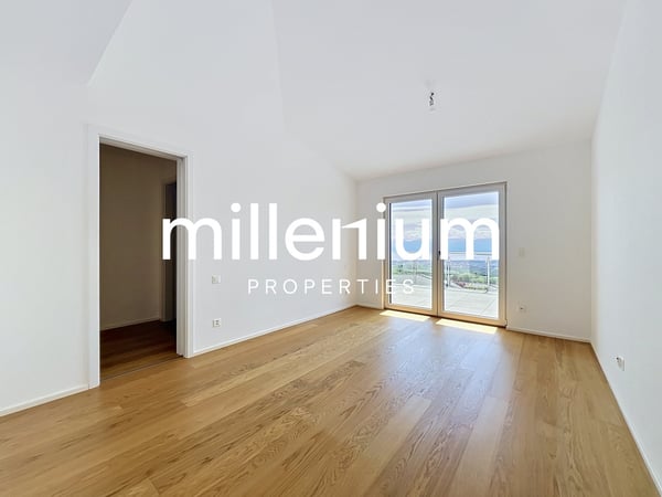 Luxurious villa with a panoramic view of the mountains and lake 7