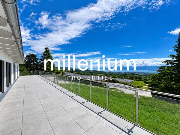 Luxurious villa with a panoramic view of the mountains and lake 6