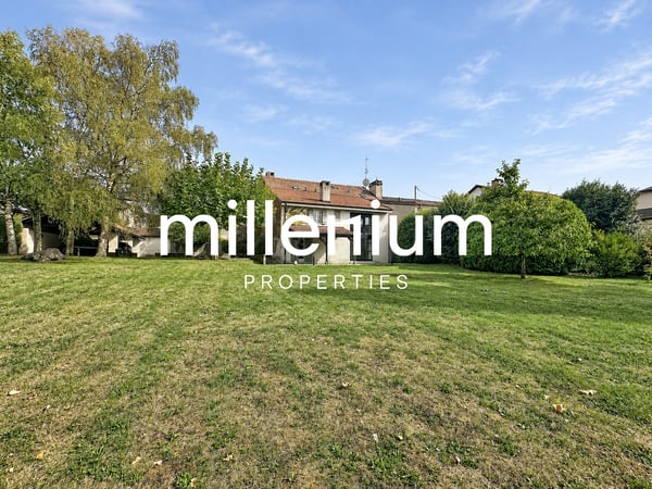 Exceptional 18th-Century Property with Indoor Swimming Pool, Wellness 2