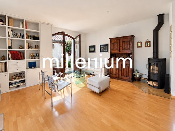 Maison contemporaine semi meublée avec jardin et studio indépendant 4